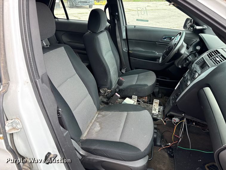 image for item EG8647 2013 Ford Explorer Police SUV