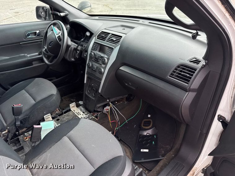 image for item EG8647 2013 Ford Explorer Police SUV