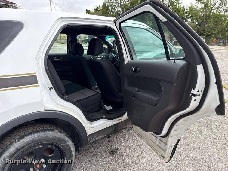 image for item EG8647 2013 Ford Explorer Police SUV