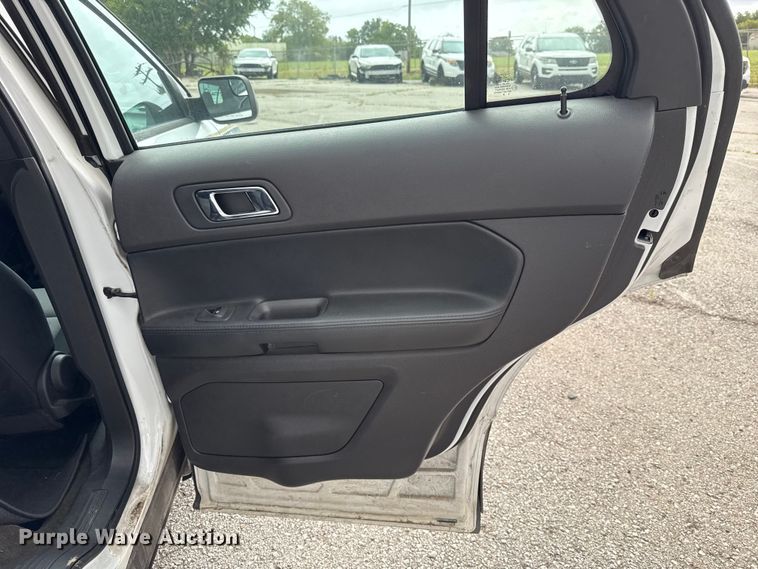 image for item EG8647 2013 Ford Explorer Police SUV