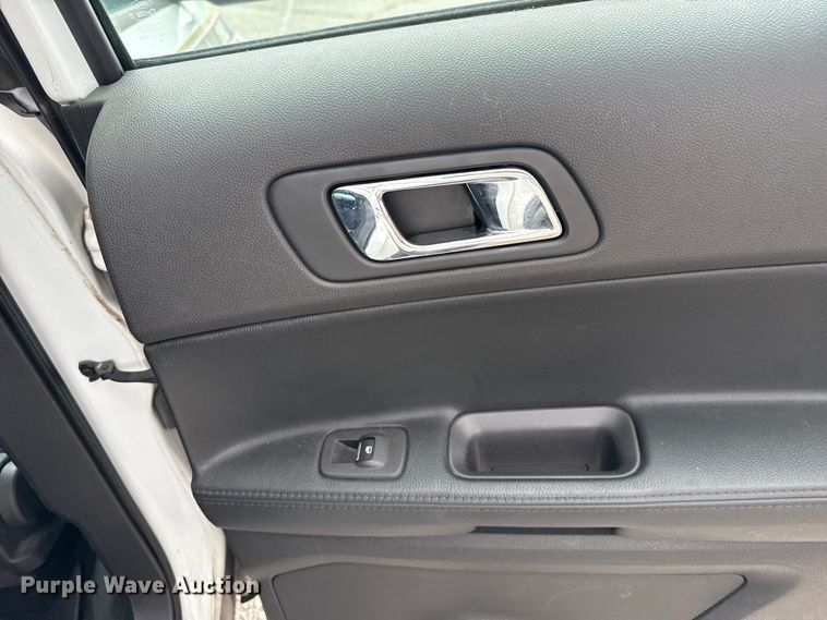 image for item EG8647 2013 Ford Explorer Police SUV