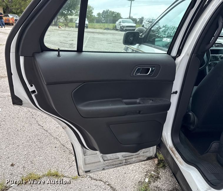 image for item EG8647 2013 Ford Explorer Police SUV