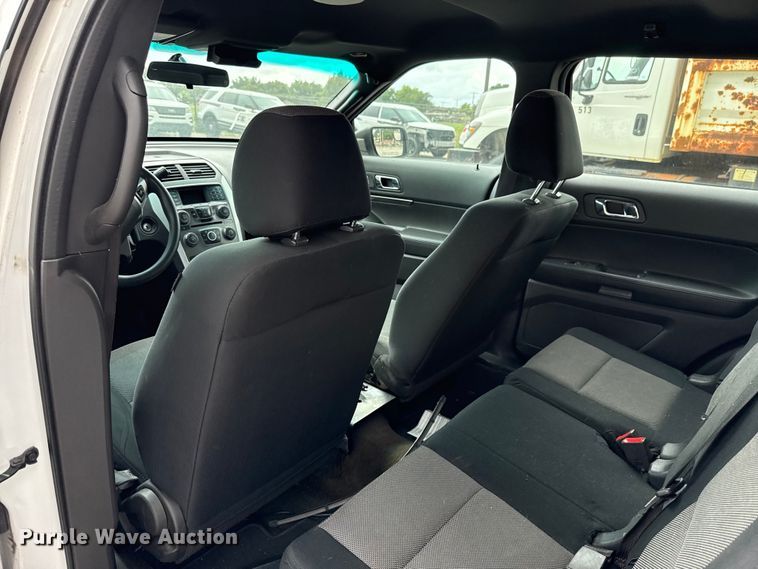 image for item EG8647 2013 Ford Explorer Police SUV