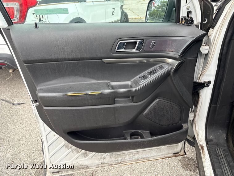 image for item EG8648 2013 Ford Explorer Police SUV