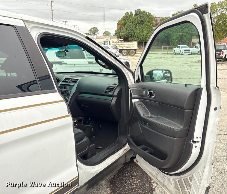 image for item EG8648 2013 Ford Explorer Police SUV