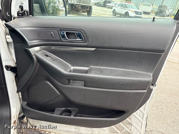 image for item EG8648 2013 Ford Explorer Police SUV