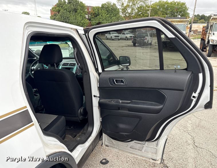 image for item EG8648 2013 Ford Explorer Police SUV