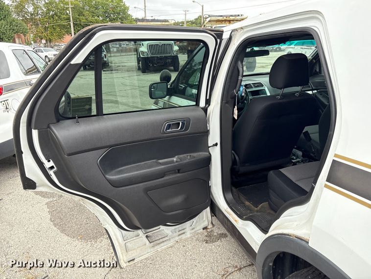 image for item EG8648 2013 Ford Explorer Police SUV