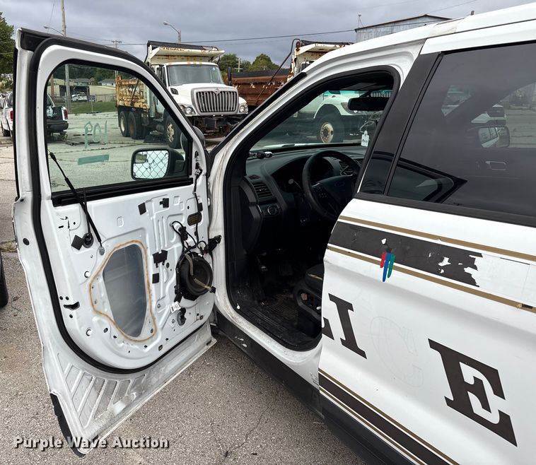 image for item EG8649 2016 Ford Explorer Police SUV