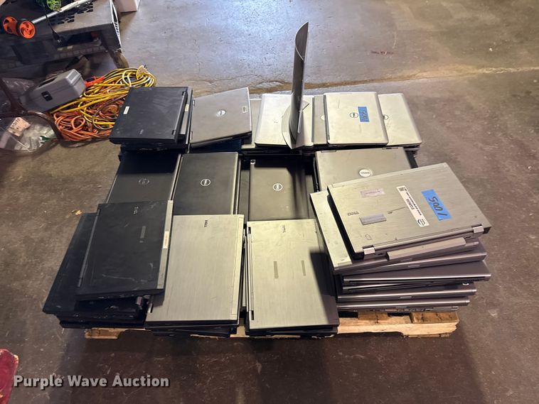 image for item EG8656 (65) dell laptops