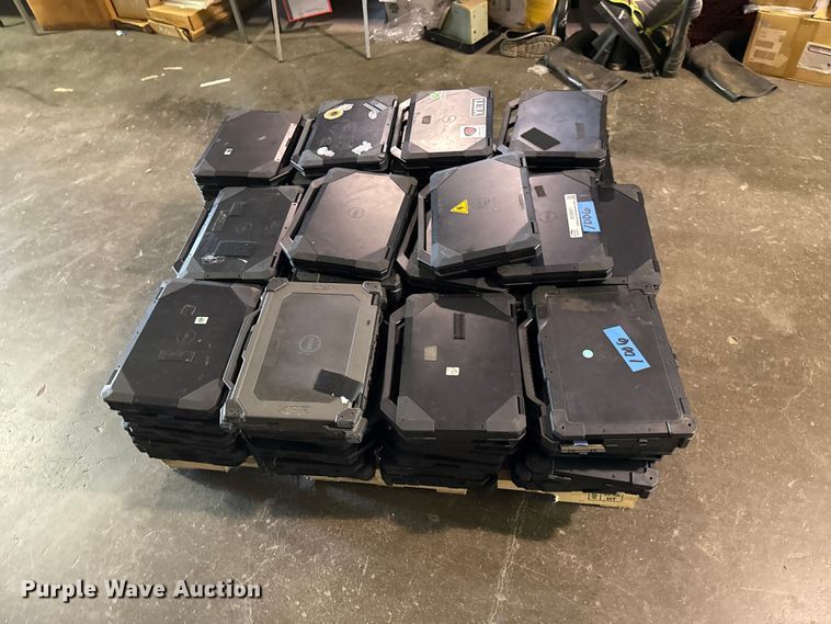 image for item EG8657 (90) dell laptops