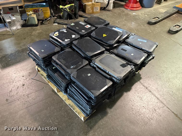 image for item EG8657 (90) dell laptops