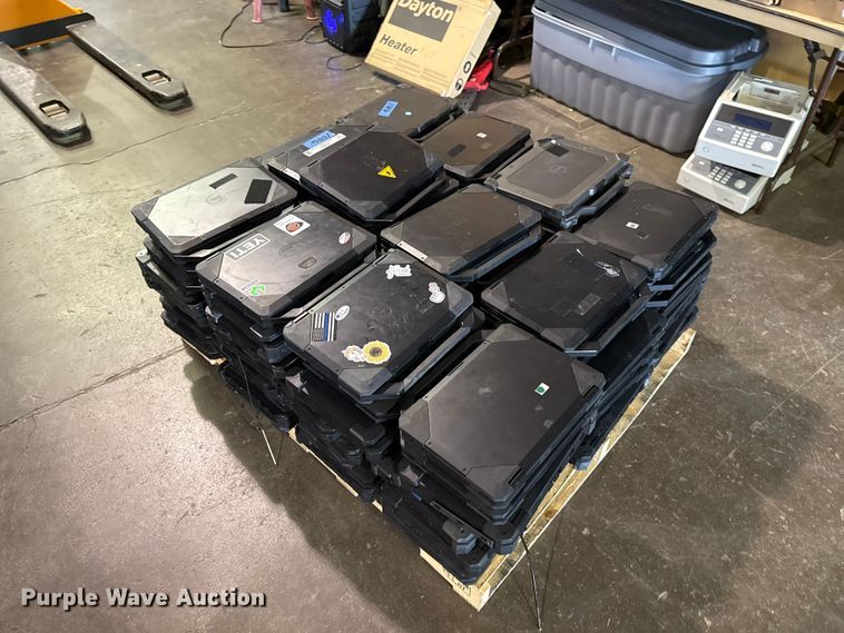 image for item EG8657 (90) dell laptops