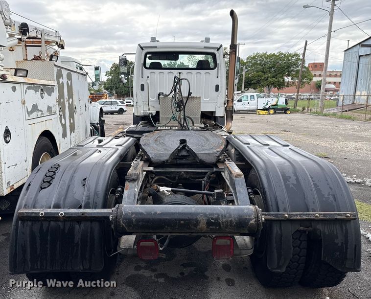 image for item EG8658 2013 Freightliner 114SD semi truck