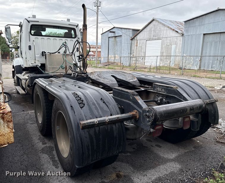 image for item EG8658 2013 Freightliner 114SD semi truck