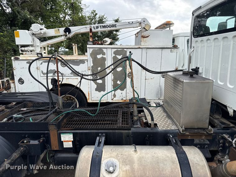 image for item EG8658 2013 Freightliner 114SD semi truck