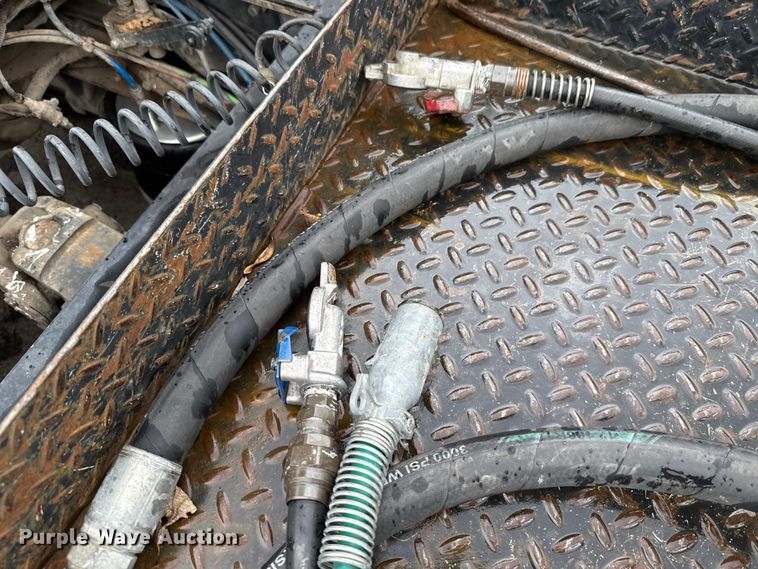 image for item EG8658 2013 Freightliner 114SD semi truck