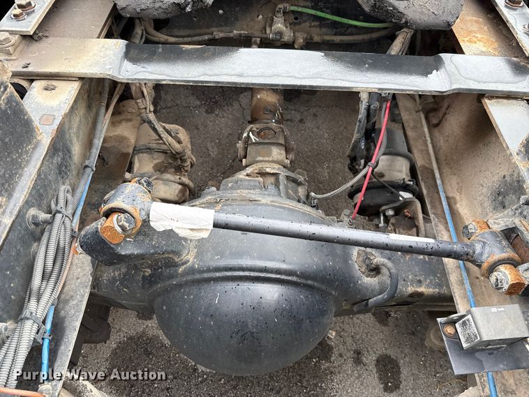 image for item EG8658 2013 Freightliner 114SD semi truck