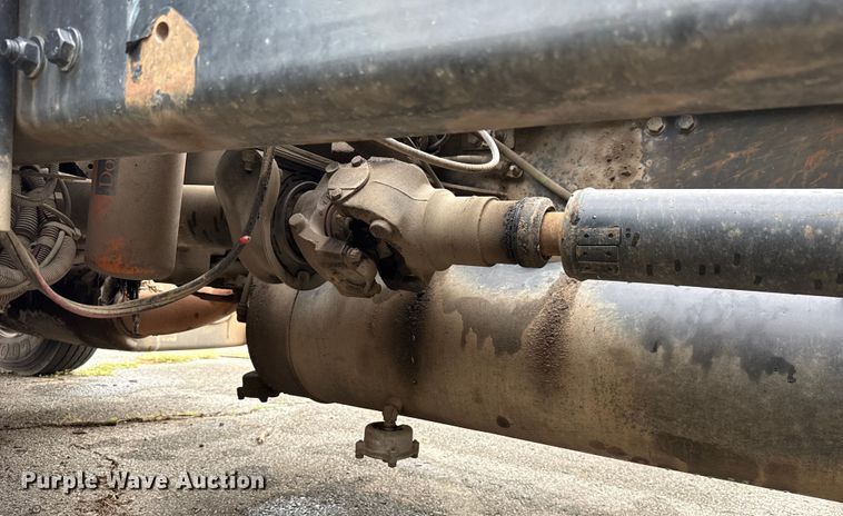 image for item EG8658 2013 Freightliner 114SD semi truck