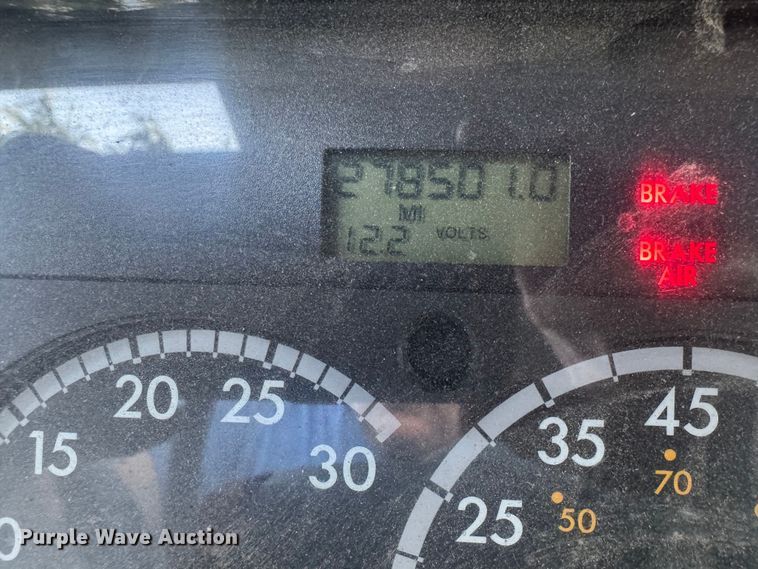 image for item EG8658 2013 Freightliner 114SD semi truck