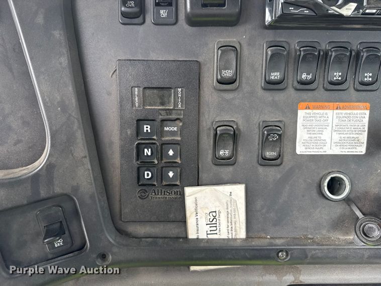 image for item EG8658 2013 Freightliner 114SD semi truck