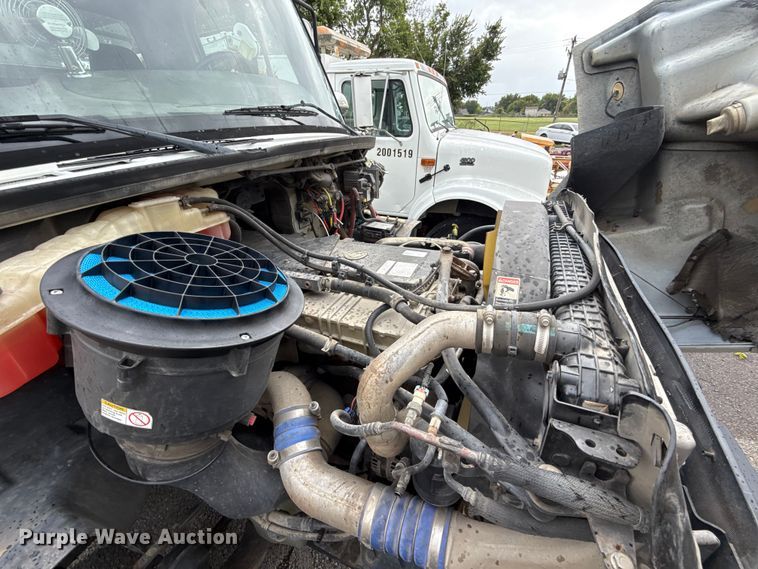 image for item EG8658 2013 Freightliner 114SD semi truck