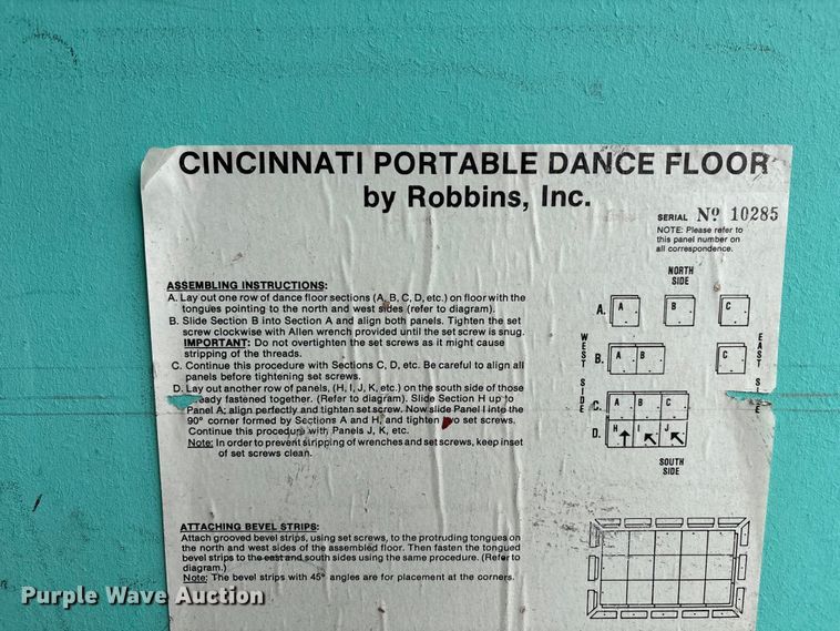 image for item EG8661 Approximately 200 dance floor pieces