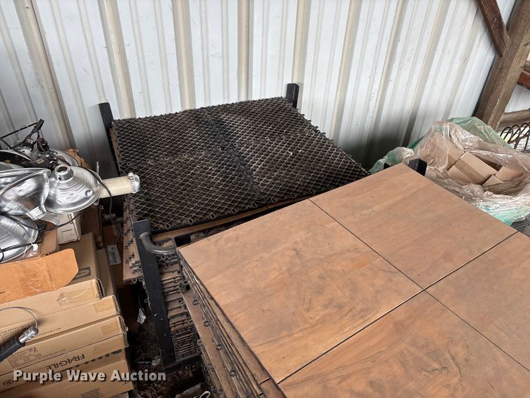 image for item EG8661 Approximately 200 dance floor pieces