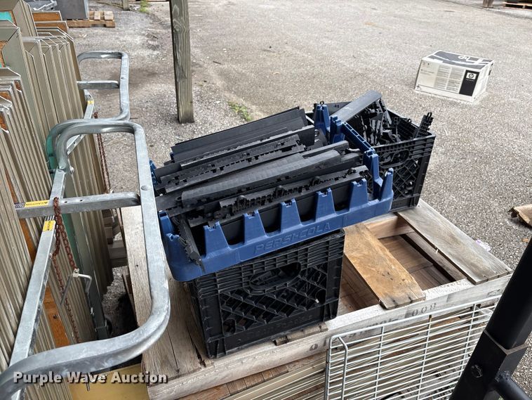 image for item EG8661 Approximately 200 dance floor pieces