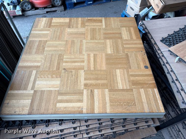 image for item EG8661 Approximately 200 dance floor pieces
