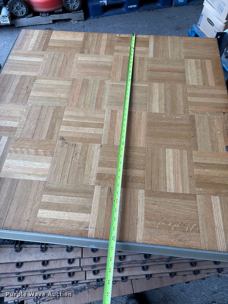 image for item EG8661 Approximately 200 dance floor pieces