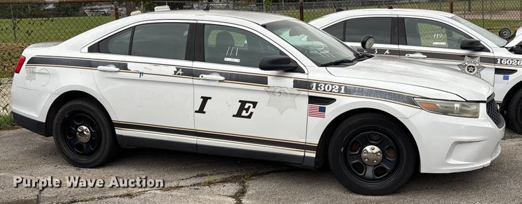image for item EG8665 2013 Ford Taurus Police 