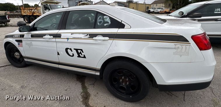 image for item EG8665 2013 Ford Taurus Police 