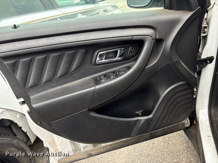 image for item EG8665 2013 Ford Taurus Police 