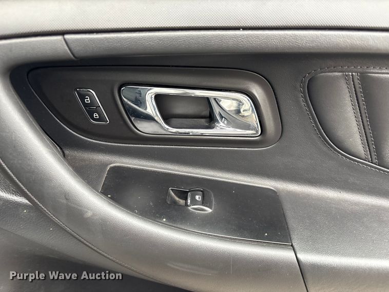 image for item EG8665 2013 Ford Taurus Police 