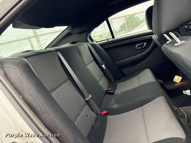 image for item EG8665 2013 Ford Taurus Police 