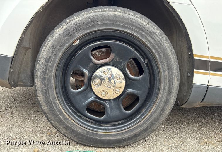 image for item EG8665 2013 Ford Taurus Police 