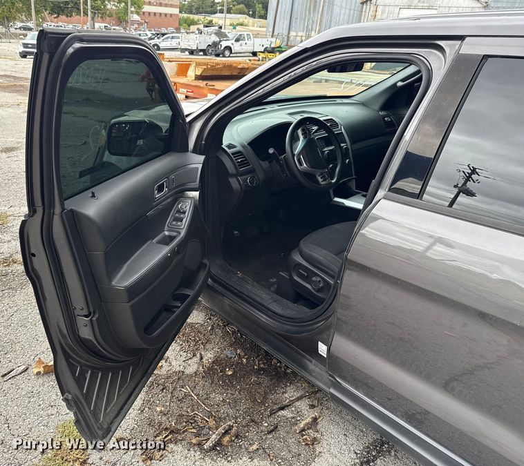 image for item EG8666 2015 Ford Explorer Police SUV