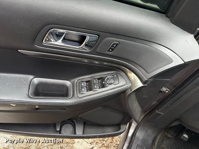 image for item EG8666 2015 Ford Explorer Police SUV