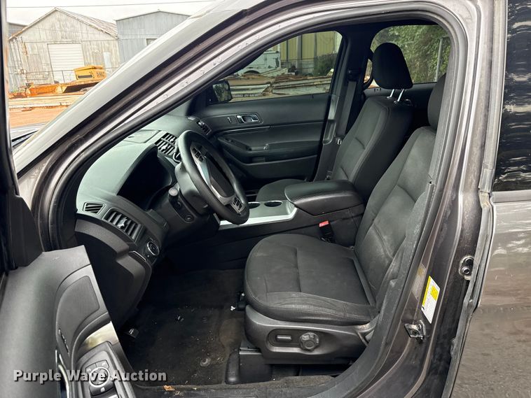 image for item EG8666 2015 Ford Explorer Police SUV