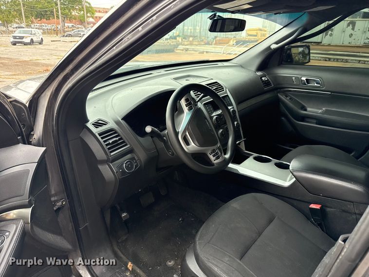 image for item EG8666 2015 Ford Explorer Police SUV