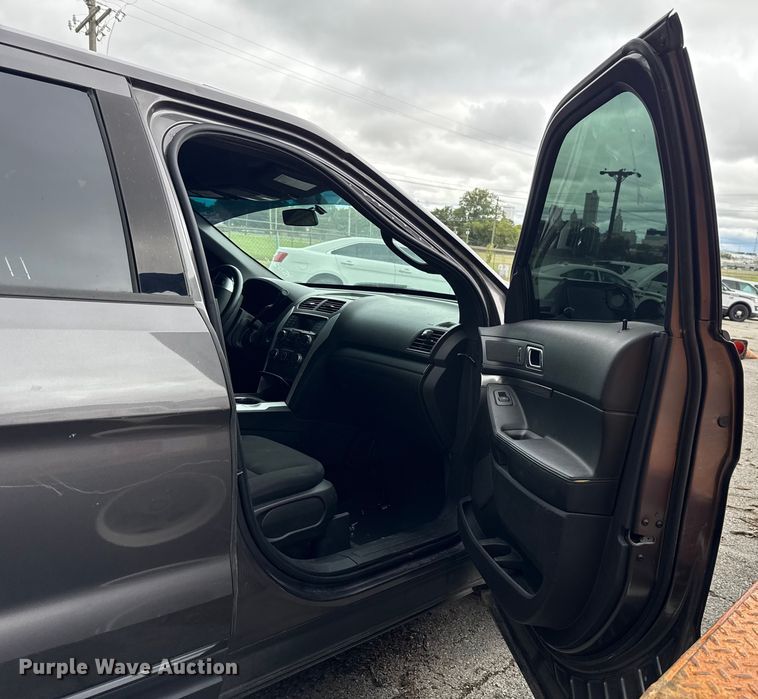 image for item EG8666 2015 Ford Explorer Police SUV