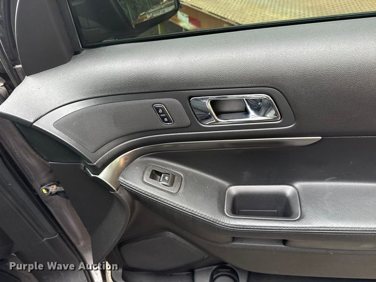 image for item EG8666 2015 Ford Explorer Police SUV