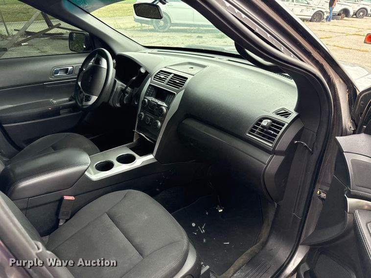 image for item EG8666 2015 Ford Explorer Police SUV