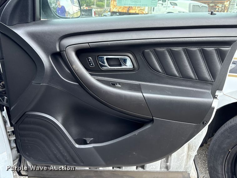 image for item EG8667 2016 Ford Taurus Police 