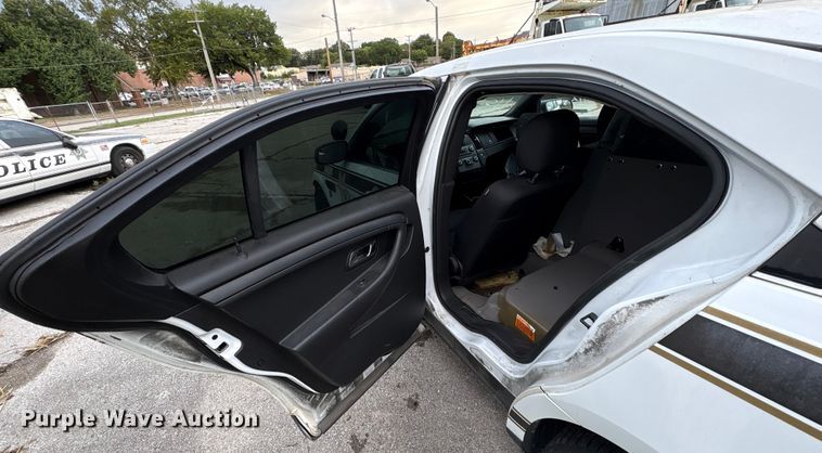 image for item EG8667 2016 Ford Taurus Police 