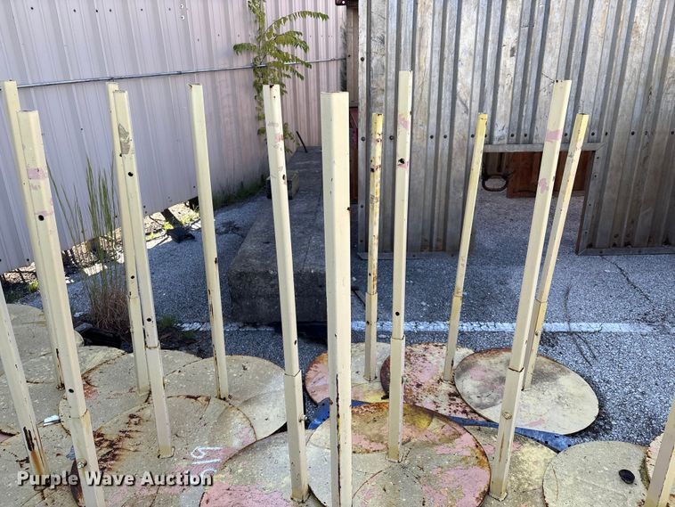 image for item EG8668 (31) metal sign post