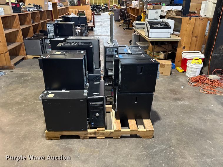 image for item EG8682 Approximately 18 dell computer towers