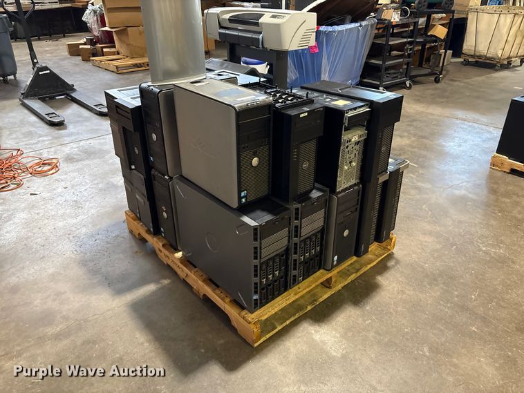 image for item EG8682 Approximately 18 dell computer towers