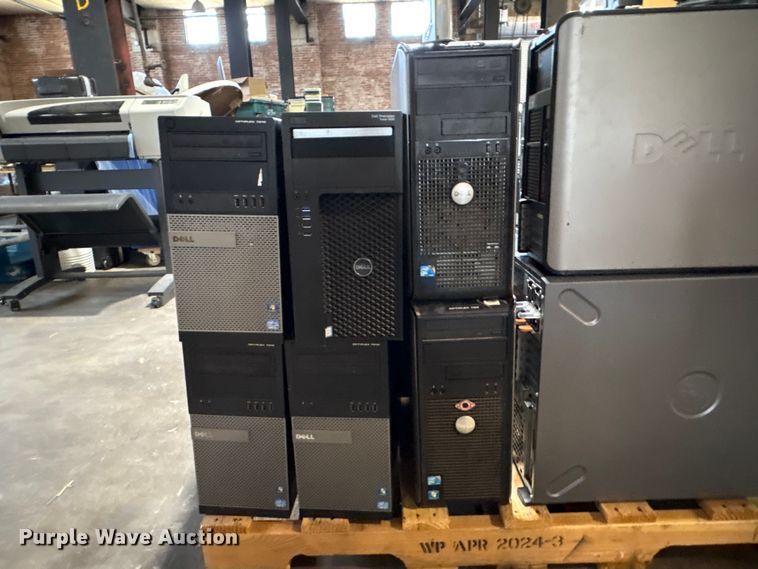 image for item EG8682 Approximately 18 dell computer towers